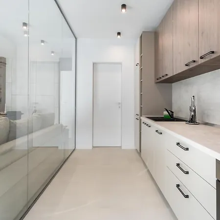 Sunset Cozy Pipera Business Center Апартаменти