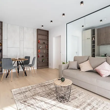 Sunset Cozy Pipera Business Center Apartment