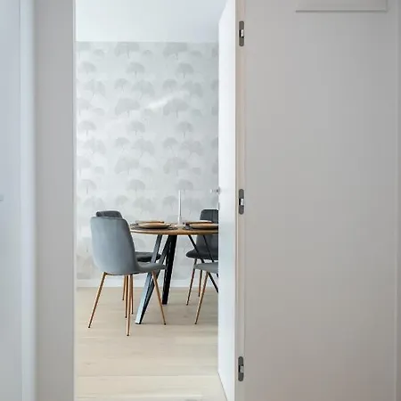 Sunset Cozy Pipera Business Center Апартаменти