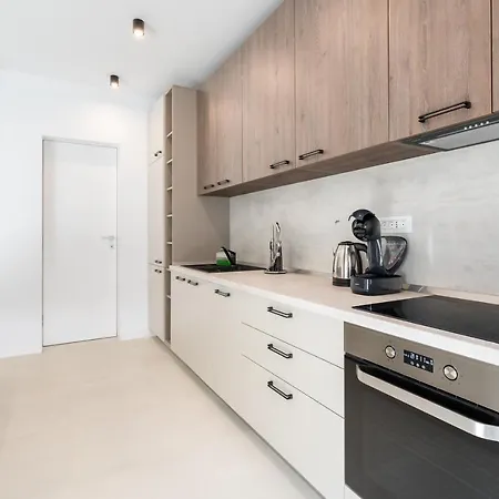 Sunset Cozy Pipera Business Center * Бухарест